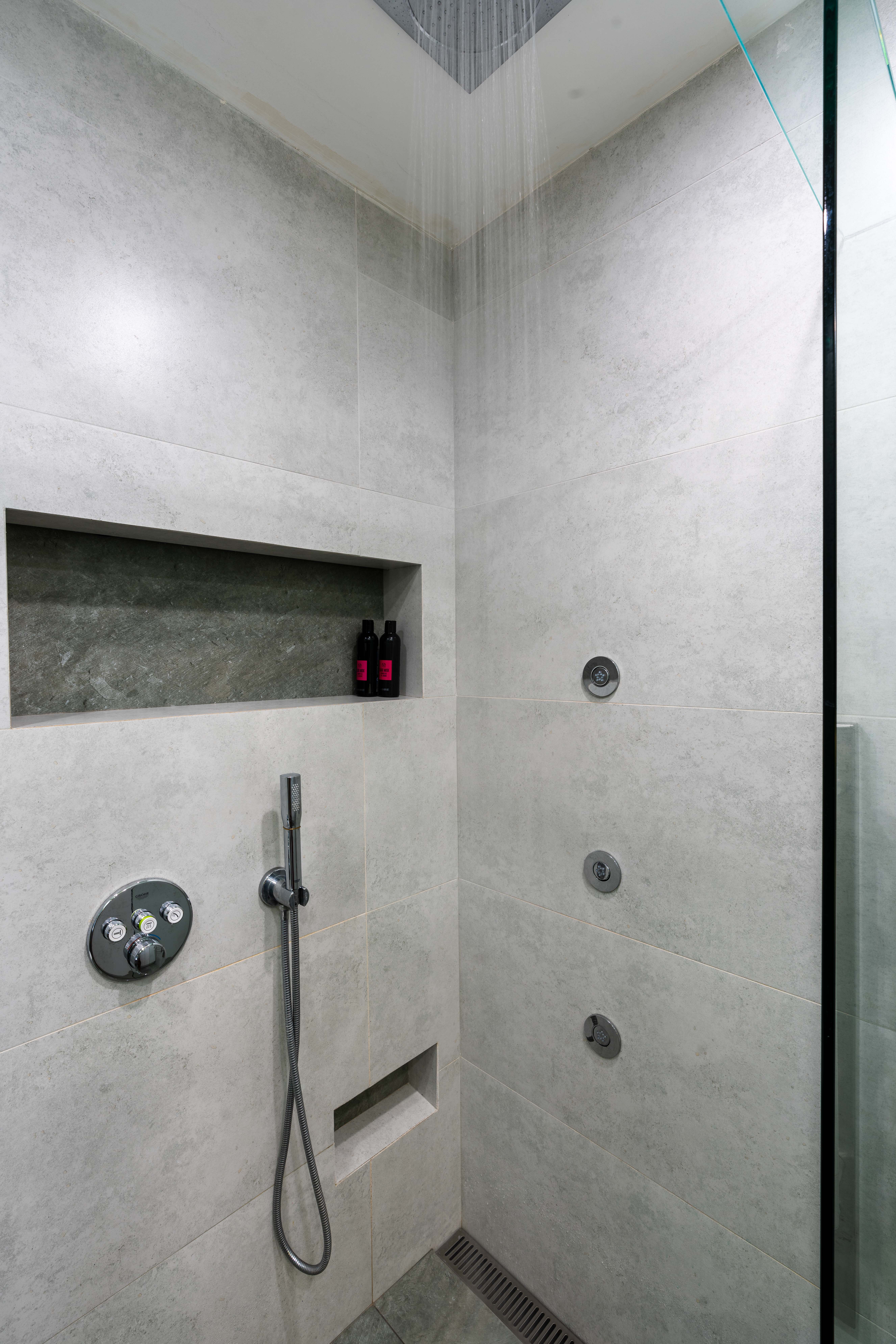 Bathroom Remodeling Contractors Montrose gallery